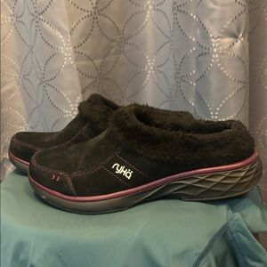 Ryka Women's Black and Pink Fuzzy Shoes